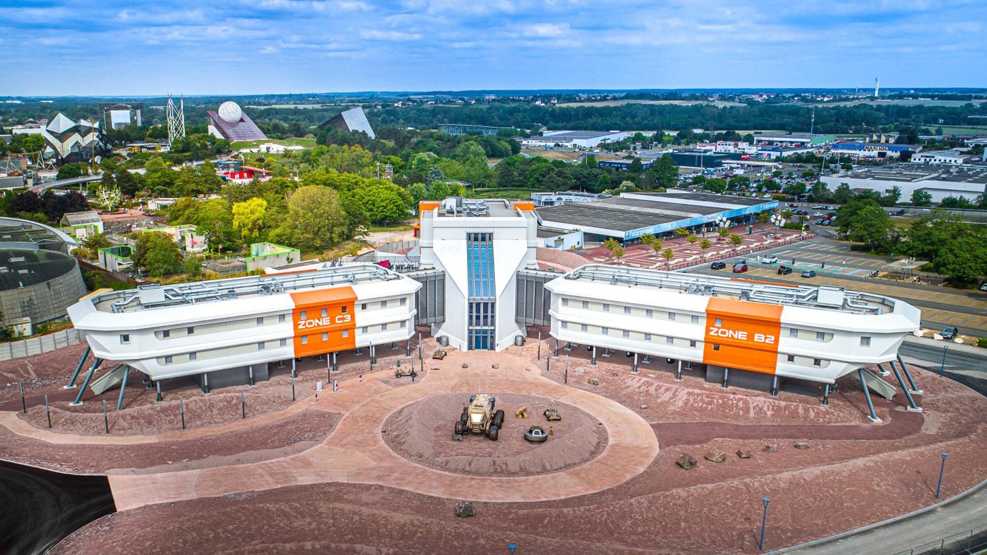 Hotel Station Cosmos Chasseneuil-du-Poitou Esterno foto